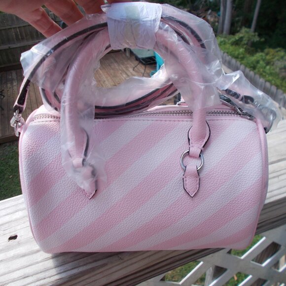Viral  Victoria Secret Handbag Hard to find - Picture 1 of 2